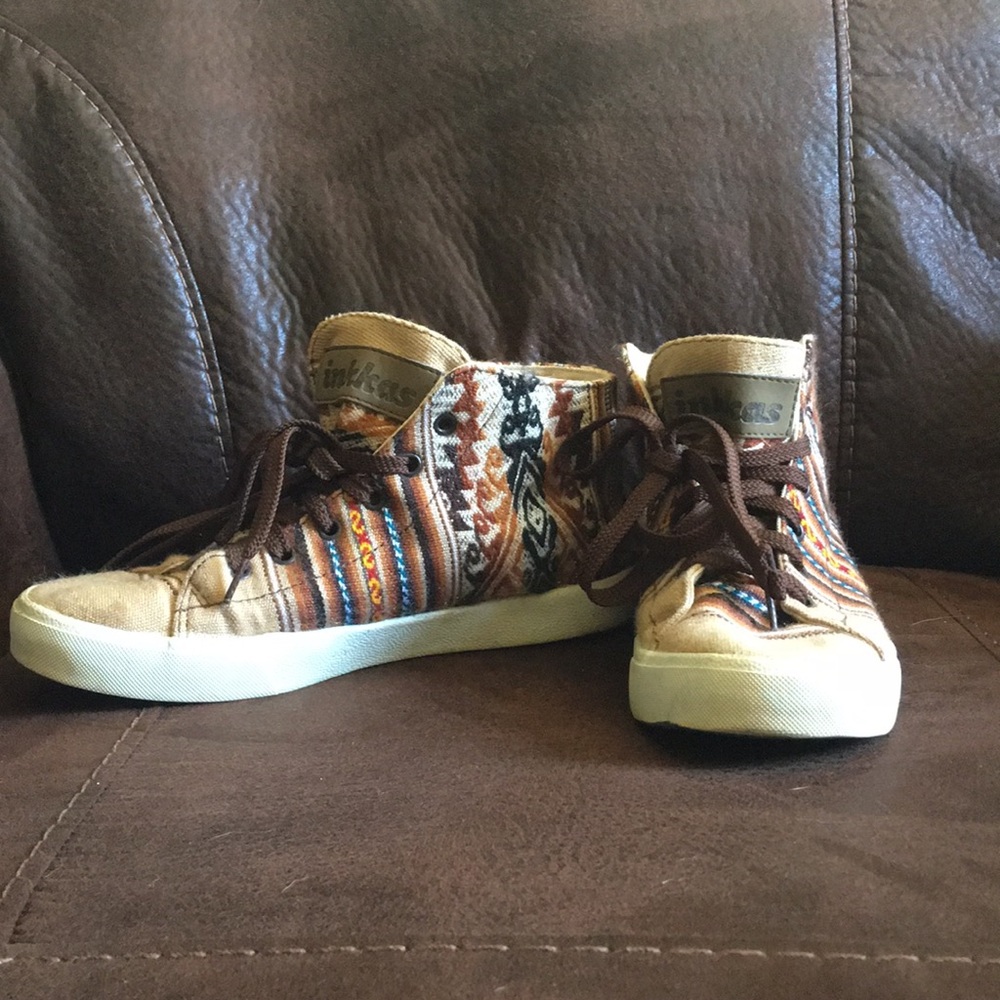 Southwestern print hightop shoes🌵